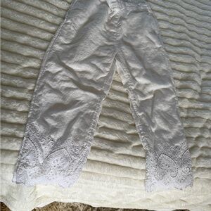 Elegant White Lace Hem Women's Jeans